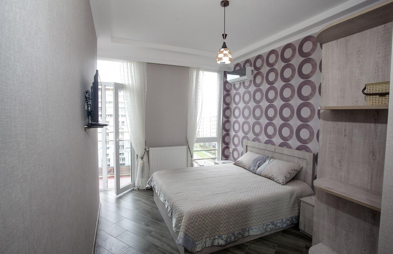 5 Rooms Μπατούμι Εξωτερικό φωτογραφία